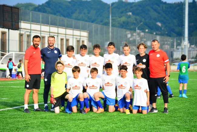 Türkiye Futbol Federasyonu U12 Minikler Şenlik Liginde Çaykur Rizespor U12 Mavi Takım ve Çaykur Rizespor U12 Yeşil Takım Şampiyon oldu.