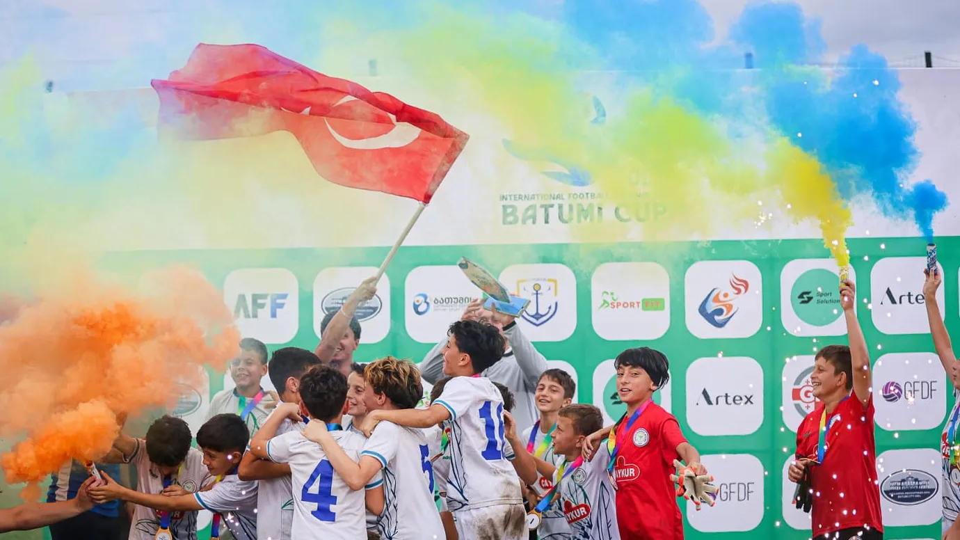 ÇAYKUR RİZESPOR U12 TAKIMIMIZ BATUMİ CUP 2026’DA NAMAĞLUP ŞAMPİYON