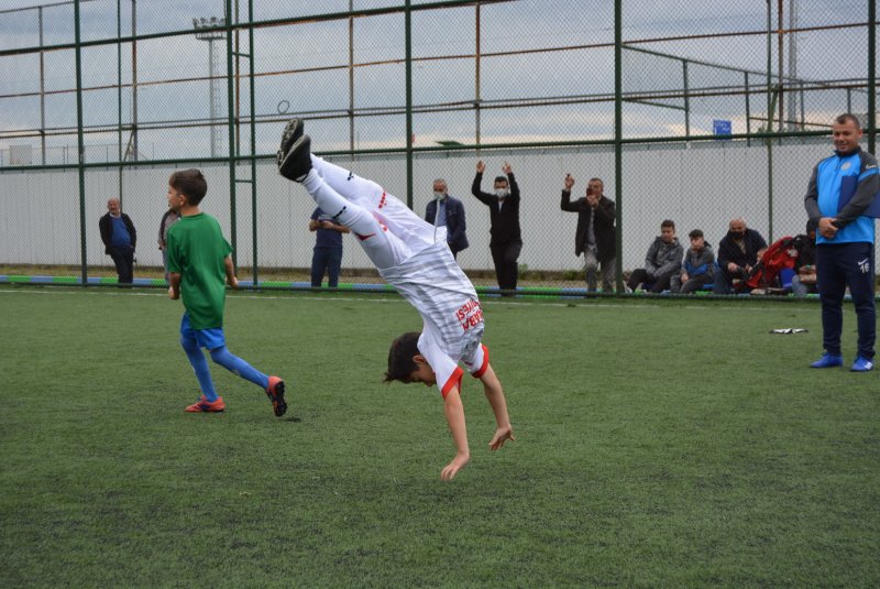 Rizespor Akademi’de Karadeniz Futbol ve Horon Şenliği