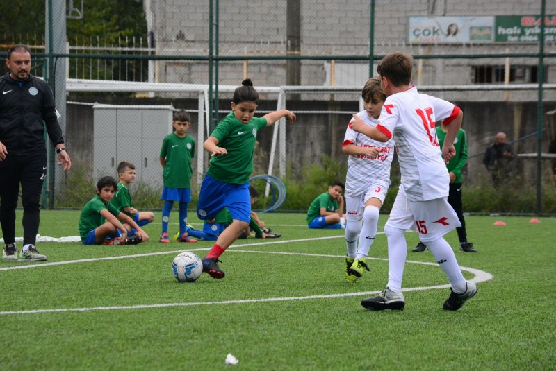 Rizespor Akademi’de Karadeniz Futbol ve Horon Şenliği