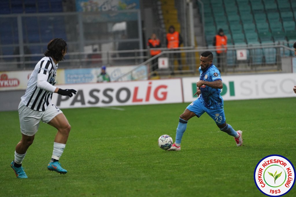 ÇAYKUR RİZESPOR 3 - 1 ALTAY / Üç haftada 9 puan