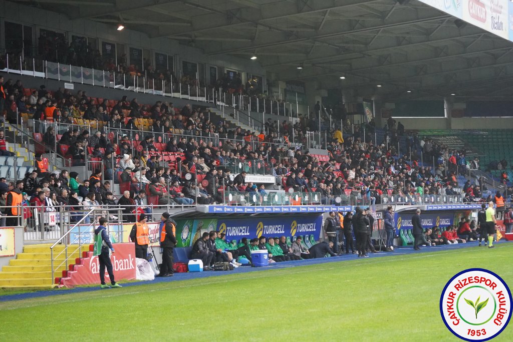 ÇAYKUR RİZESPOR 3 - 1 ALTAY / Üç haftada 9 puan