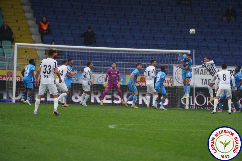 ÇAYKUR RİZESPOR 3 - 1 ALTAY / Üç haftada 9 puan