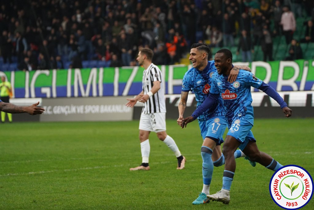 ÇAYKUR RİZESPOR 3 - 1 ALTAY / Üç haftada 9 puan