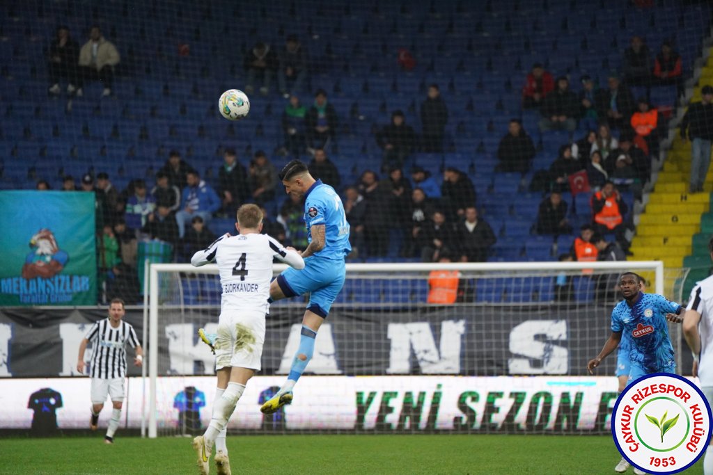 ÇAYKUR RİZESPOR 3 - 1 ALTAY / Üç haftada 9 puan