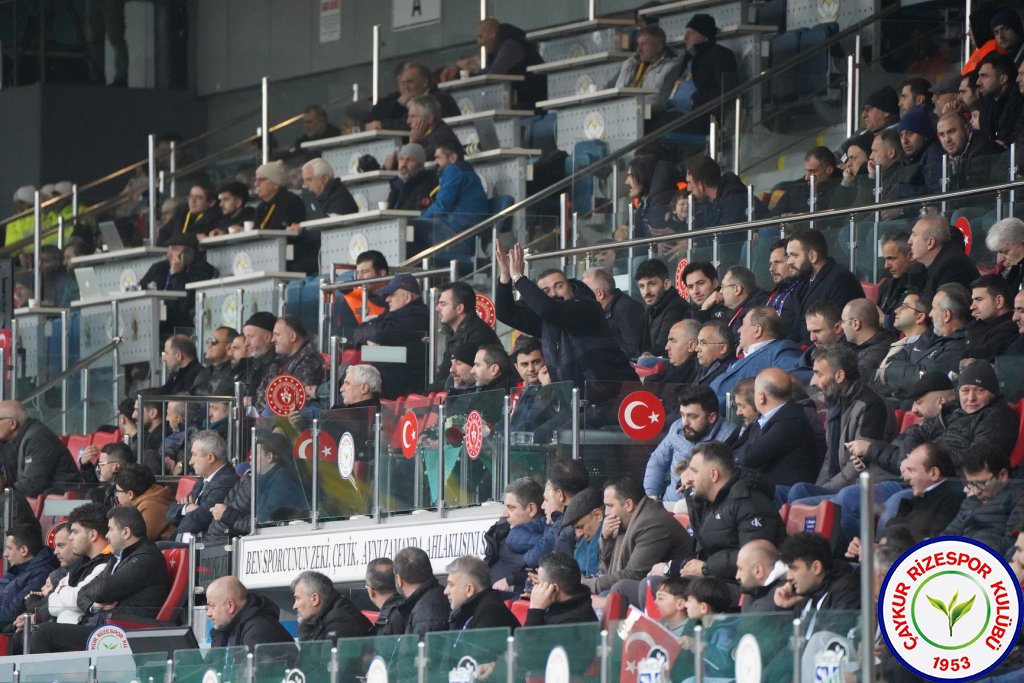 ÇAYKUR RİZESPOR 3 - 1 ALTAY / Üç haftada 9 puan