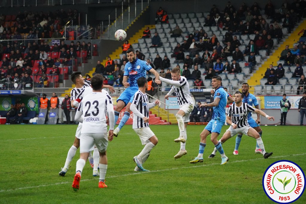 ÇAYKUR RİZESPOR 3 - 1 ALTAY / Üç haftada 9 puan