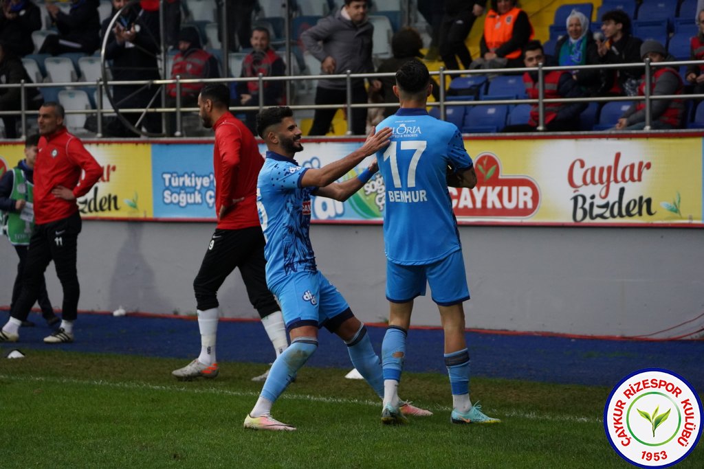 ÇAYKUR RİZESPOR 3 - 1 ALTAY / Üç haftada 9 puan