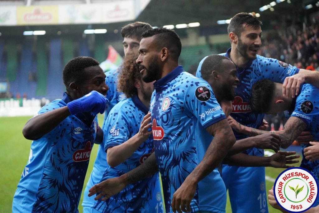 ÇAYKUR RİZESPOR 3 - 1 ALTAY / Üç haftada 9 puan