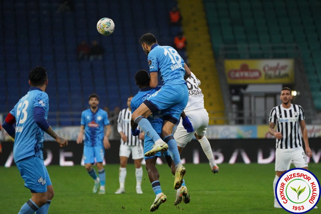 ÇAYKUR RİZESPOR 3 - 1 ALTAY / Üç haftada 9 puan