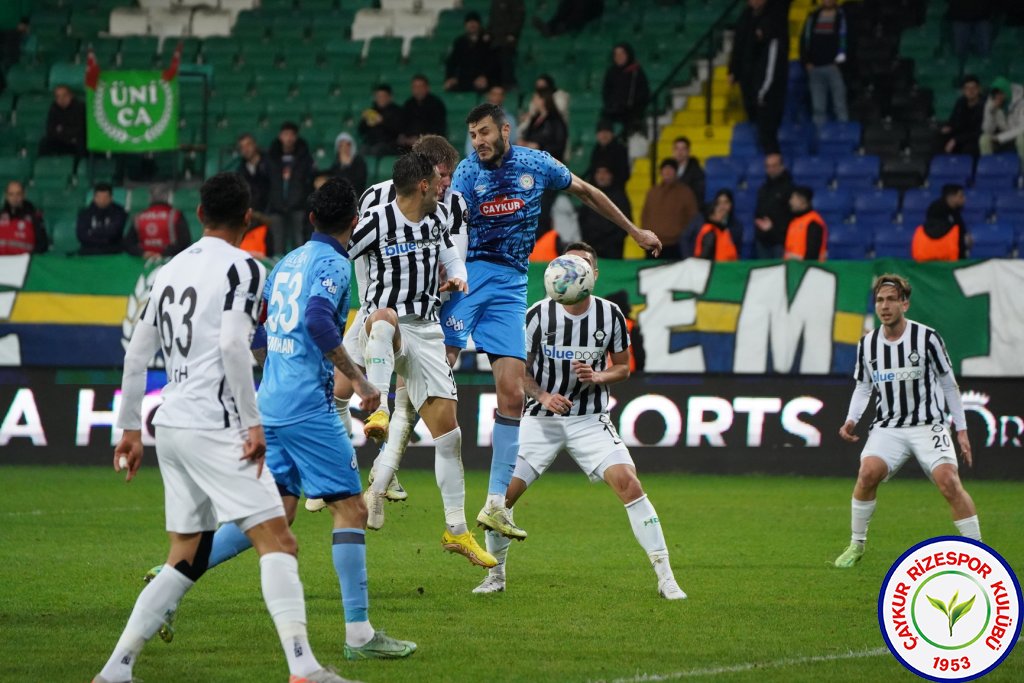 ÇAYKUR RİZESPOR 3 - 1 ALTAY / Üç haftada 9 puan