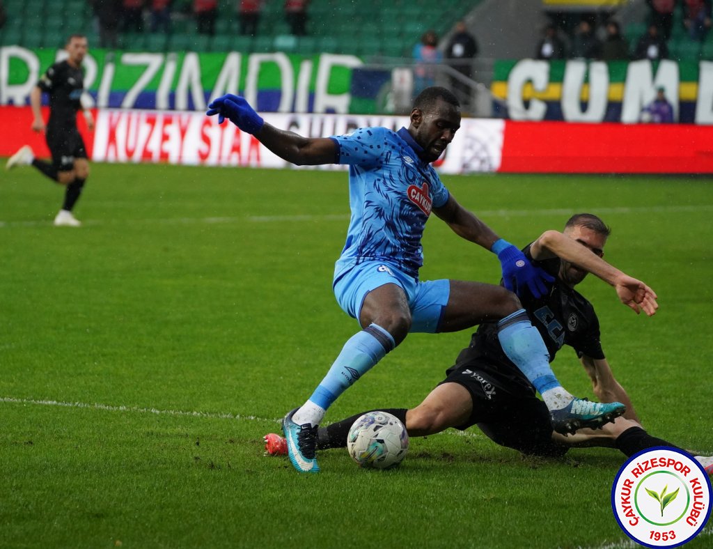 Çaykur Rizespor 4 - 2 Manisa FK / 5 Haftadır Kayıpsız