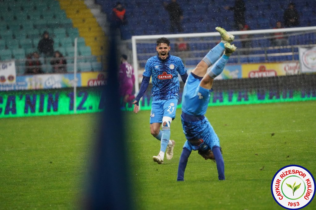 Çaykur Rizespor 4 - 2 Manisa FK / 5 Haftadır Kayıpsız