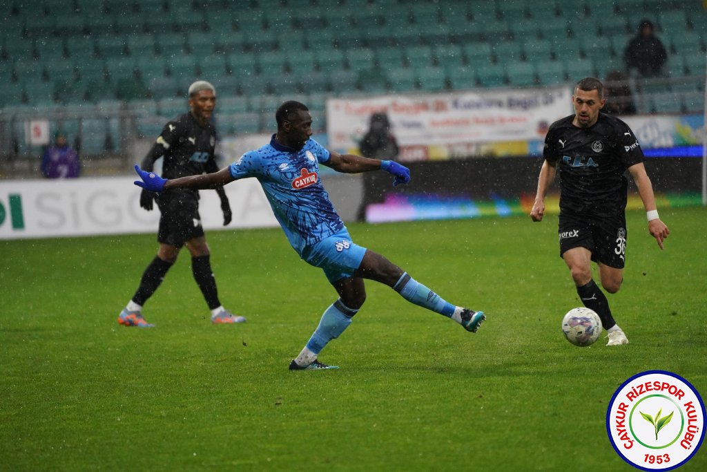 Çaykur Rizespor 4 - 2 Manisa FK / 5 Haftadır Kayıpsız
