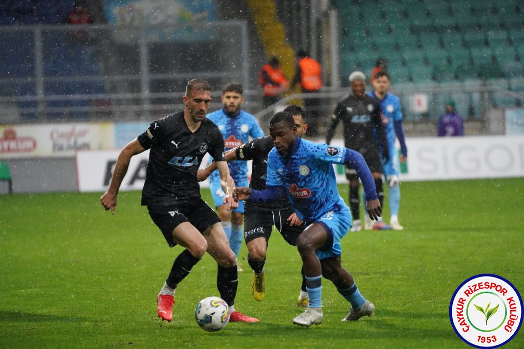 Çaykur Rizespor 4 - 2 Manisa FK / 5 Haftadır Kayıpsız