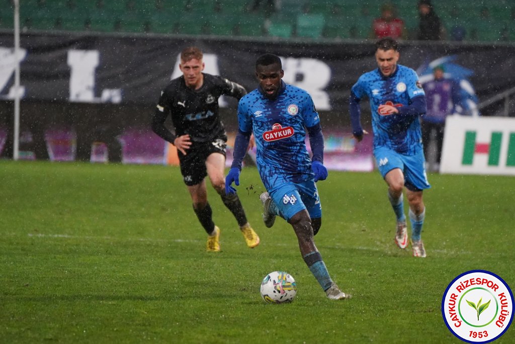 Çaykur Rizespor 4 - 2 Manisa FK / 5 Haftadır Kayıpsız