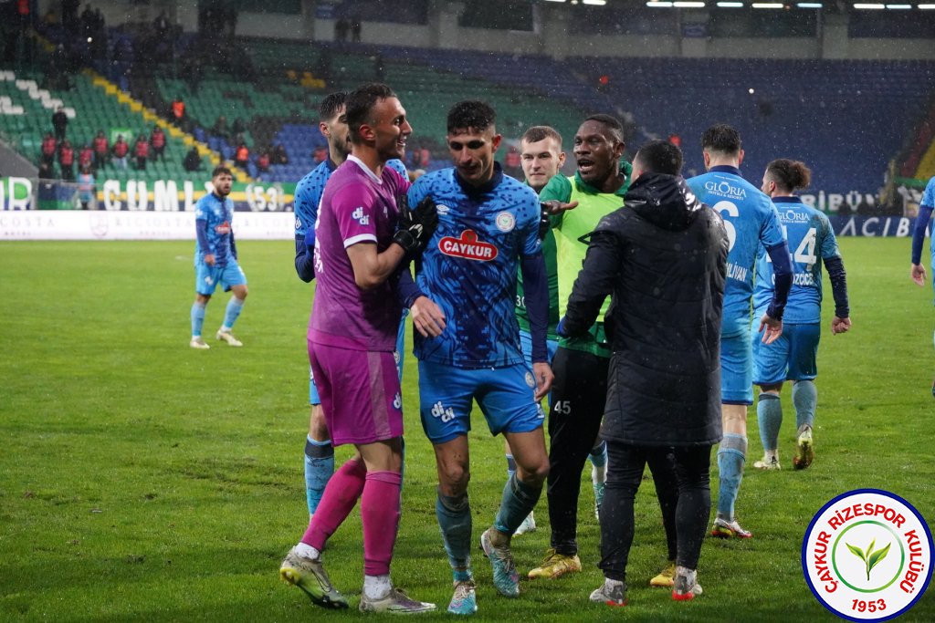 Çaykur Rizespor 4 - 2 Manisa FK / 5 Haftadır Kayıpsız