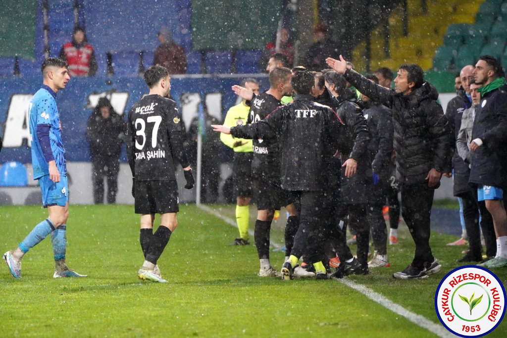 Çaykur Rizespor 4 - 2 Manisa FK / 5 Haftadır Kayıpsız