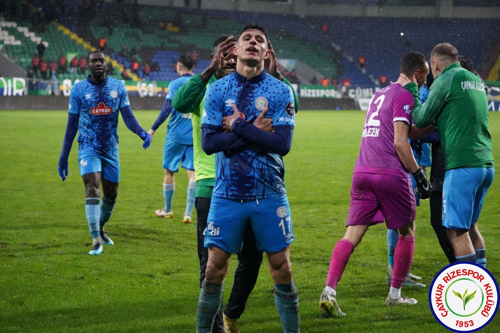 Çaykur Rizespor 4 - 2 Manisa FK / 5 Haftadır Kayıpsız