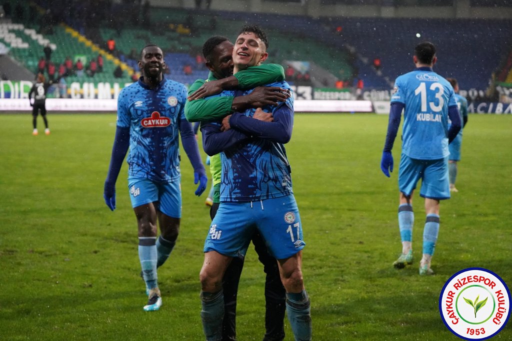 Çaykur Rizespor 4 - 2 Manisa FK / 5 Haftadır Kayıpsız