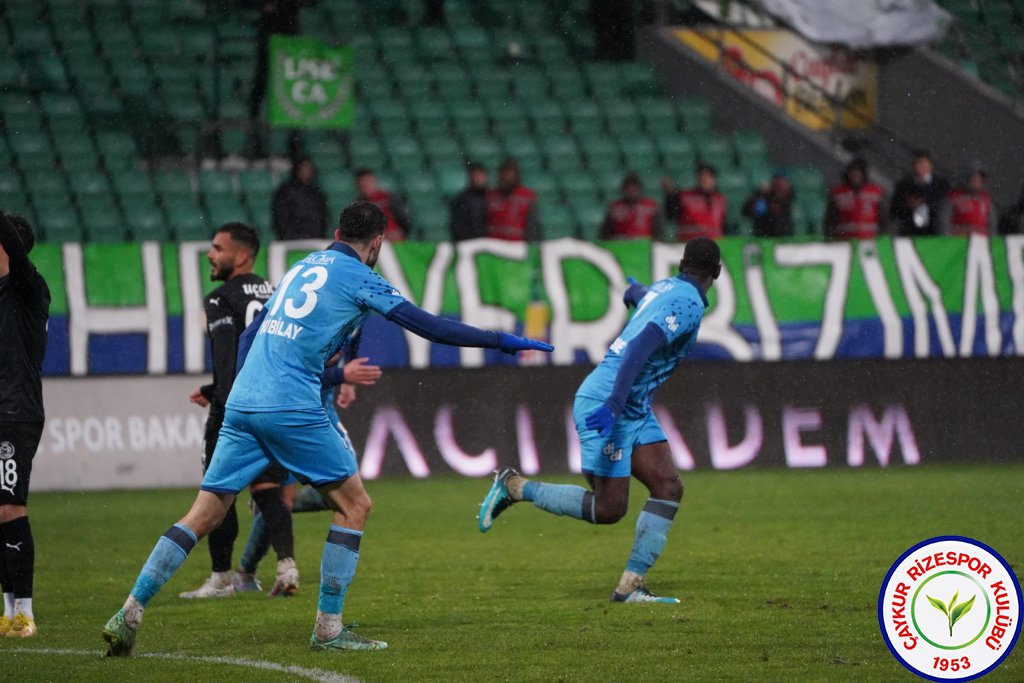 Çaykur Rizespor 4 - 2 Manisa FK / 5 Haftadır Kayıpsız