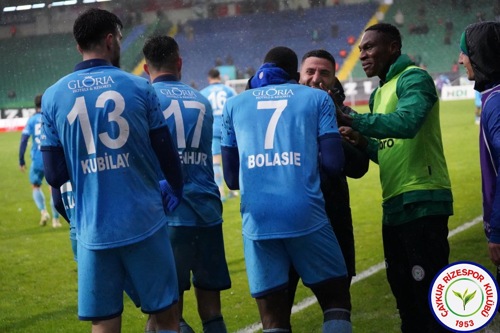 Çaykur Rizespor 4 - 2 Manisa FK / 5 Haftadır Kayıpsız