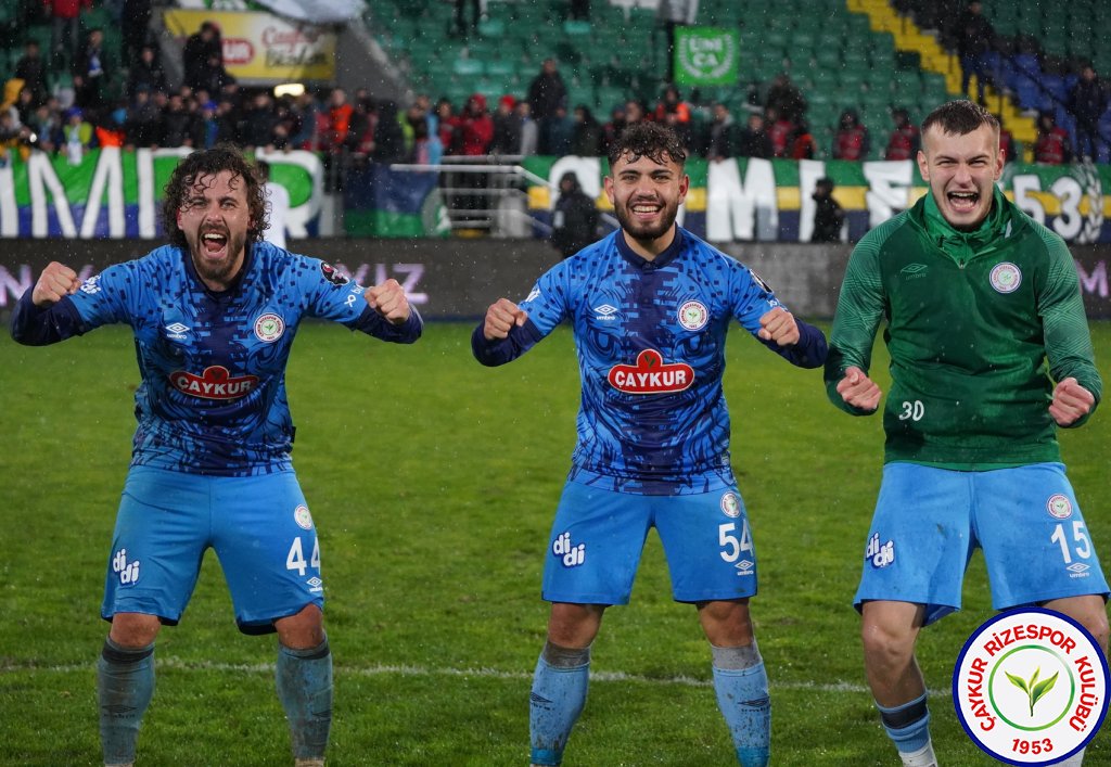 Çaykur Rizespor 4 - 2 Manisa FK / 5 Haftadır Kayıpsız