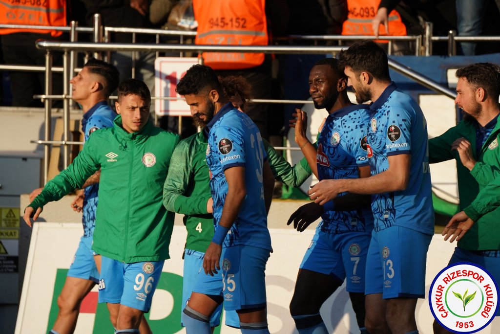 ÇAYKUR RİZESPOR 2 – 1 SAKARYASPOR / MUHTEŞEM GALİBİYET