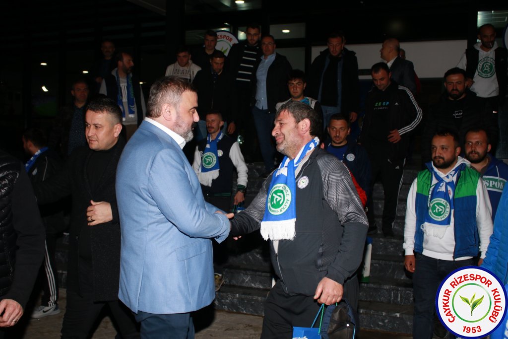 şampiyonluk maçı öncesi taraftar yönetim motivasyon buluşması