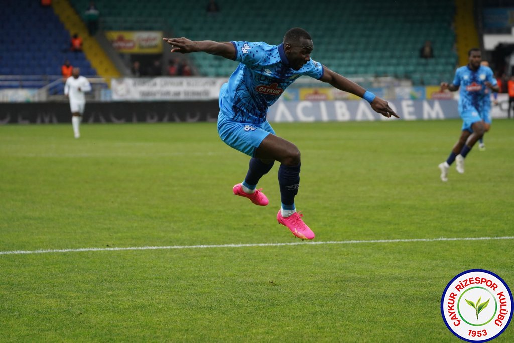 ÇAYKUR RİZESPOR 4-2 TUZLASPOR / Şampiyonluk Yolunda Bir Engel Daha Geçildi