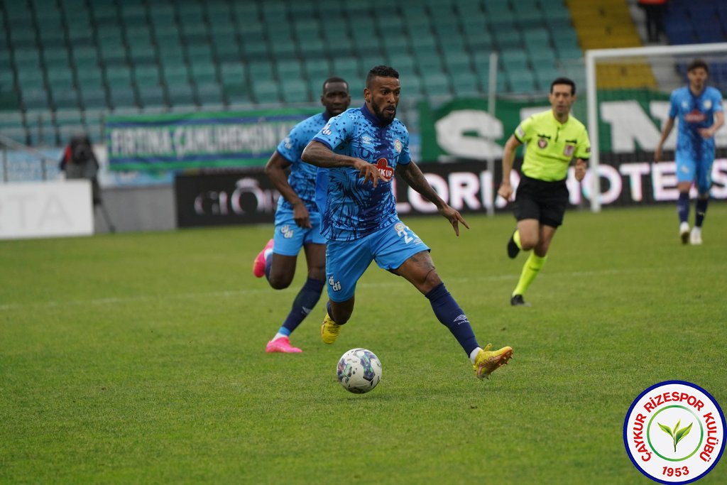 ÇAYKUR RİZESPOR 4-2 TUZLASPOR / Şampiyonluk Yolunda Bir Engel Daha Geçildi