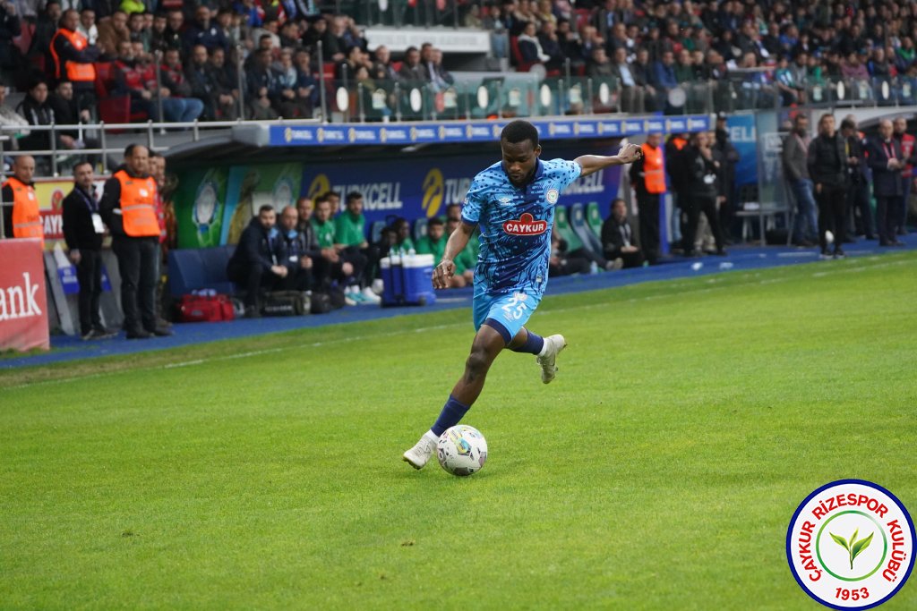 ÇAYKUR RİZESPOR 4-2 TUZLASPOR / Şampiyonluk Yolunda Bir Engel Daha Geçildi