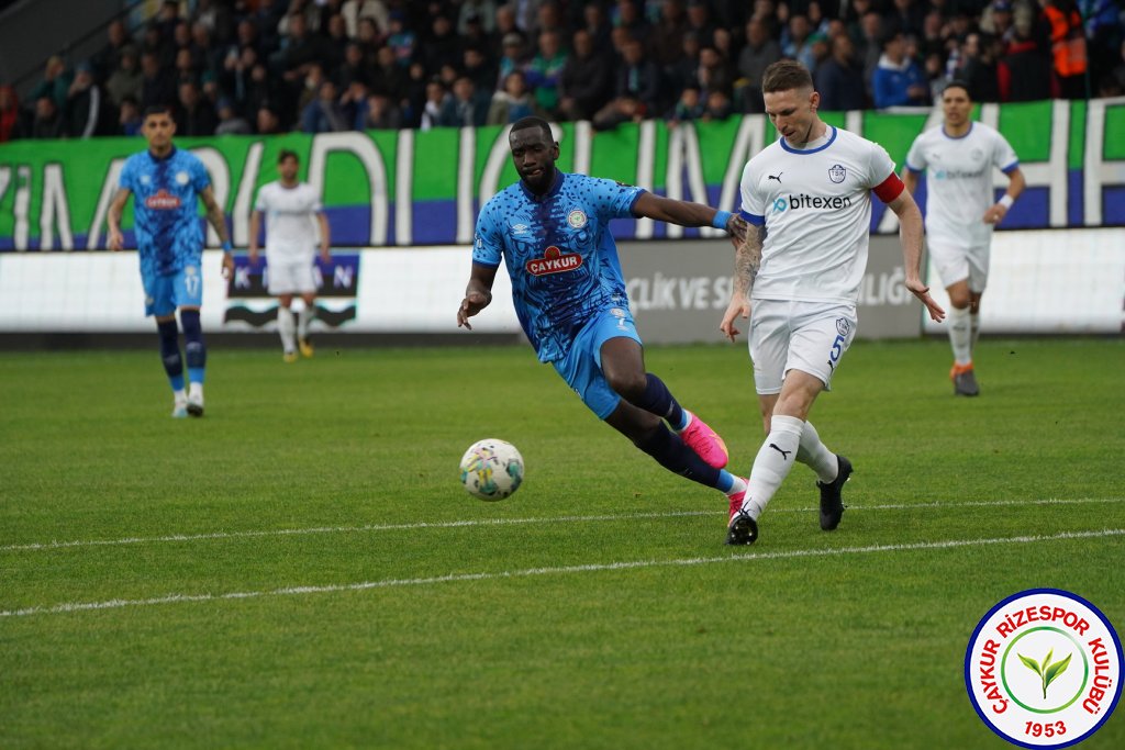 ÇAYKUR RİZESPOR 4-2 TUZLASPOR / Şampiyonluk Yolunda Bir Engel Daha Geçildi