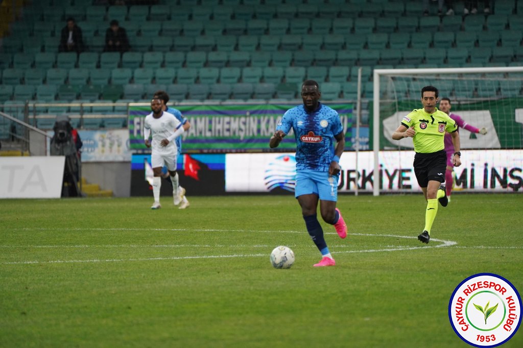ÇAYKUR RİZESPOR 4-2 TUZLASPOR / Şampiyonluk Yolunda Bir Engel Daha Geçildi