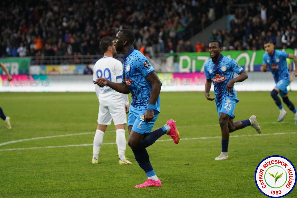 ÇAYKUR RİZESPOR 4-2 TUZLASPOR / Şampiyonluk Yolunda Bir Engel Daha Geçildi