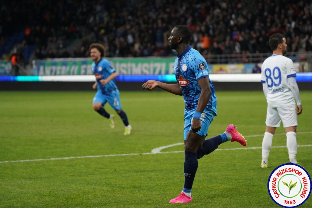 ÇAYKUR RİZESPOR 4-2 TUZLASPOR / Şampiyonluk Yolunda Bir Engel Daha Geçildi