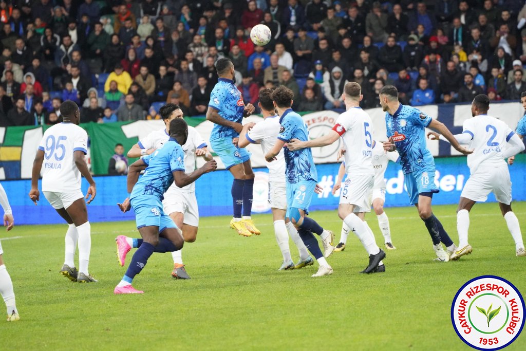 ÇAYKUR RİZESPOR 4-2 TUZLASPOR / Şampiyonluk Yolunda Bir Engel Daha Geçildi