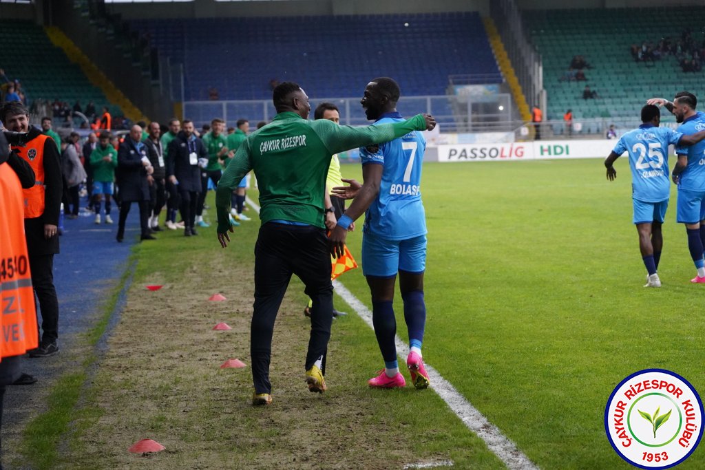 ÇAYKUR RİZESPOR 4-2 TUZLASPOR / Şampiyonluk Yolunda Bir Engel Daha Geçildi