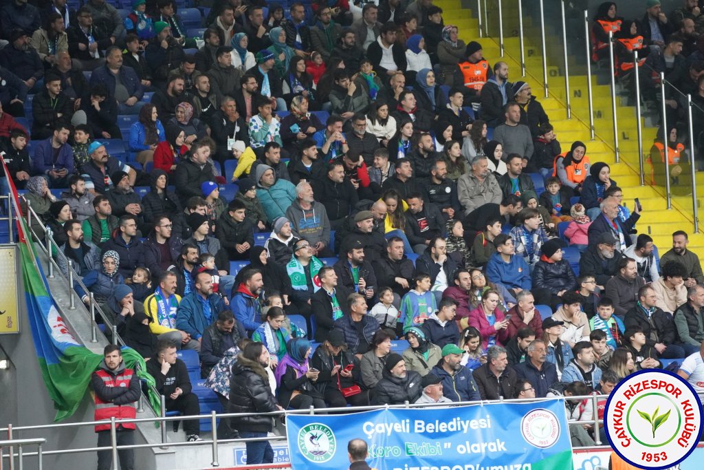 ÇAYKUR RİZESPOR 4-2 TUZLASPOR / Şampiyonluk Yolunda Bir Engel Daha Geçildi