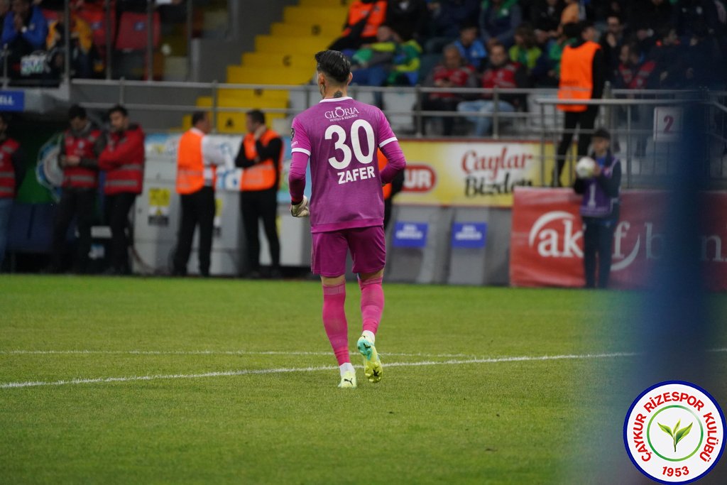 ÇAYKUR RİZESPOR 4-2 TUZLASPOR / Şampiyonluk Yolunda Bir Engel Daha Geçildi