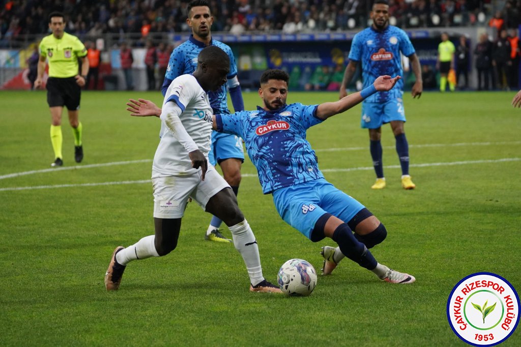 ÇAYKUR RİZESPOR 4-2 TUZLASPOR / Şampiyonluk Yolunda Bir Engel Daha Geçildi