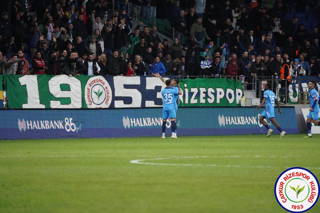 ÇAYKUR RİZESPOR 4-2 TUZLASPOR / Şampiyonluk Yolunda Bir Engel Daha Geçildi