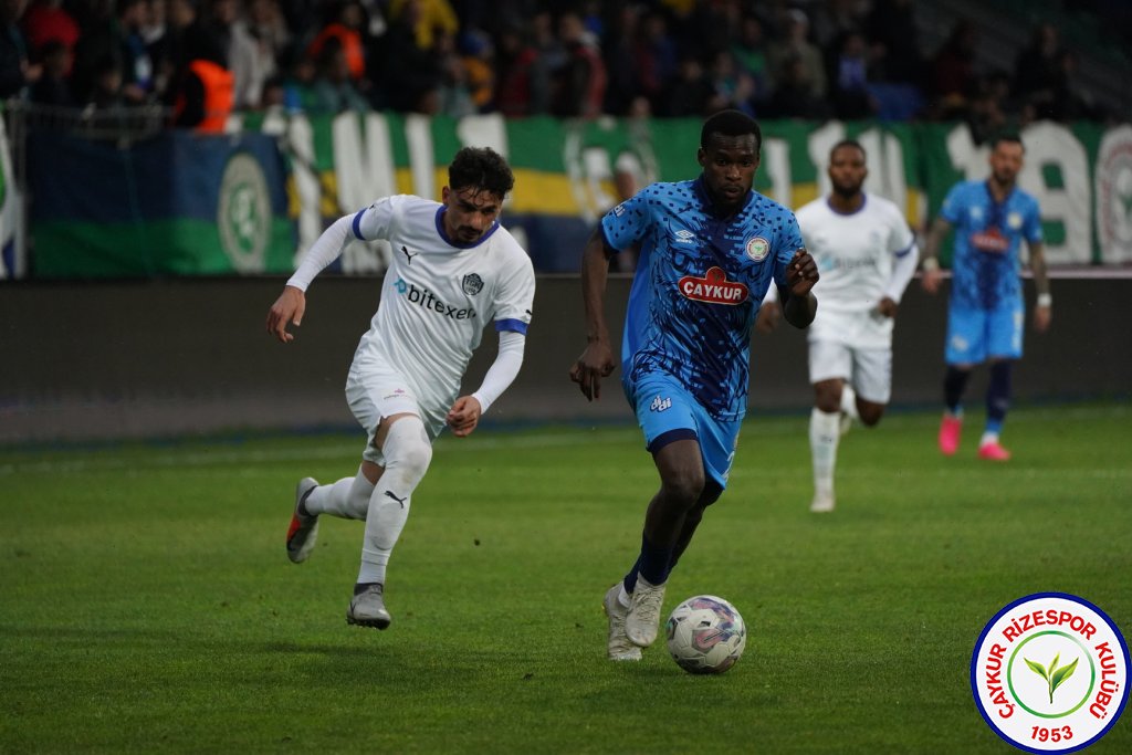 ÇAYKUR RİZESPOR 4-2 TUZLASPOR / Şampiyonluk Yolunda Bir Engel Daha Geçildi