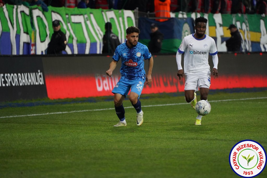 ÇAYKUR RİZESPOR 4-2 TUZLASPOR / Şampiyonluk Yolunda Bir Engel Daha Geçildi