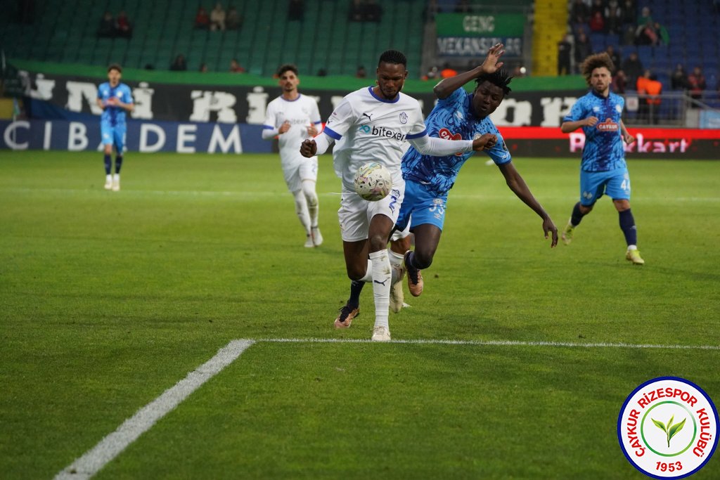 ÇAYKUR RİZESPOR 4-2 TUZLASPOR / Şampiyonluk Yolunda Bir Engel Daha Geçildi