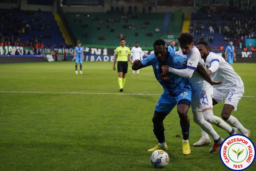 ÇAYKUR RİZESPOR 4-2 TUZLASPOR / Şampiyonluk Yolunda Bir Engel Daha Geçildi