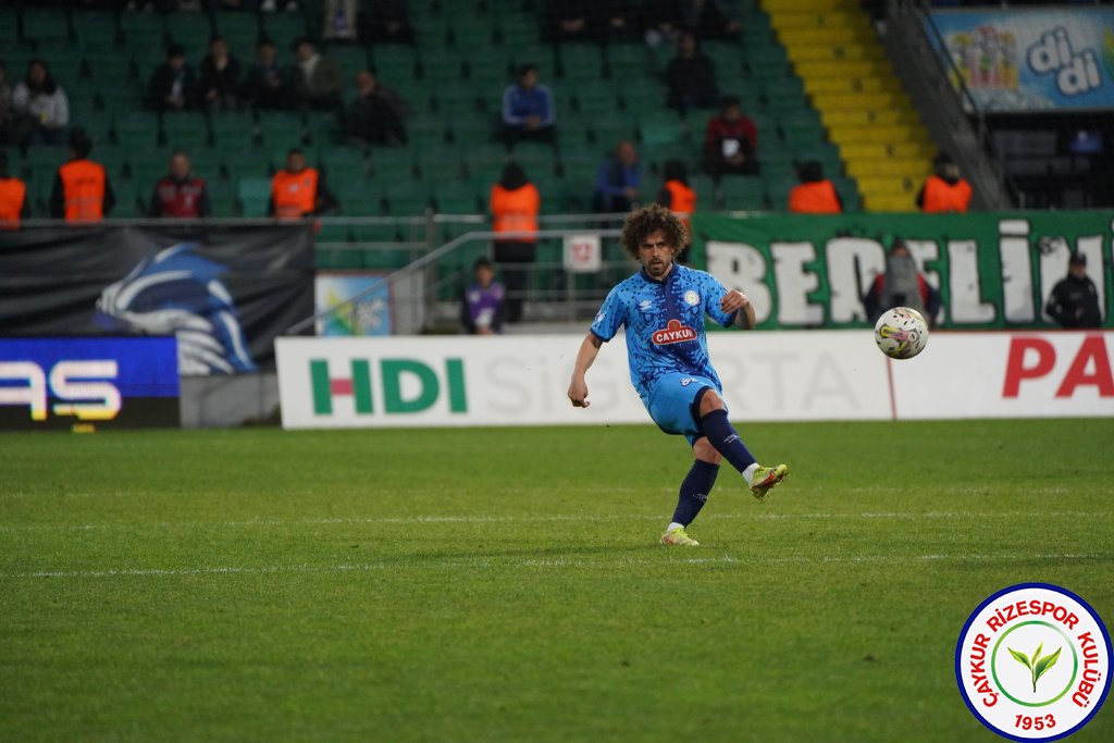 ÇAYKUR RİZESPOR 4-2 TUZLASPOR / Şampiyonluk Yolunda Bir Engel Daha Geçildi