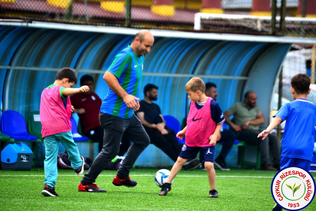 Anne - Baba Haydi Futbola Aile Şenliği