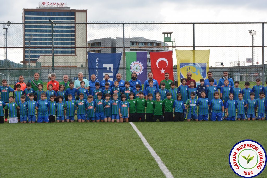 Futbol Okulları Minikler Futbol Şenliği Yapıldı