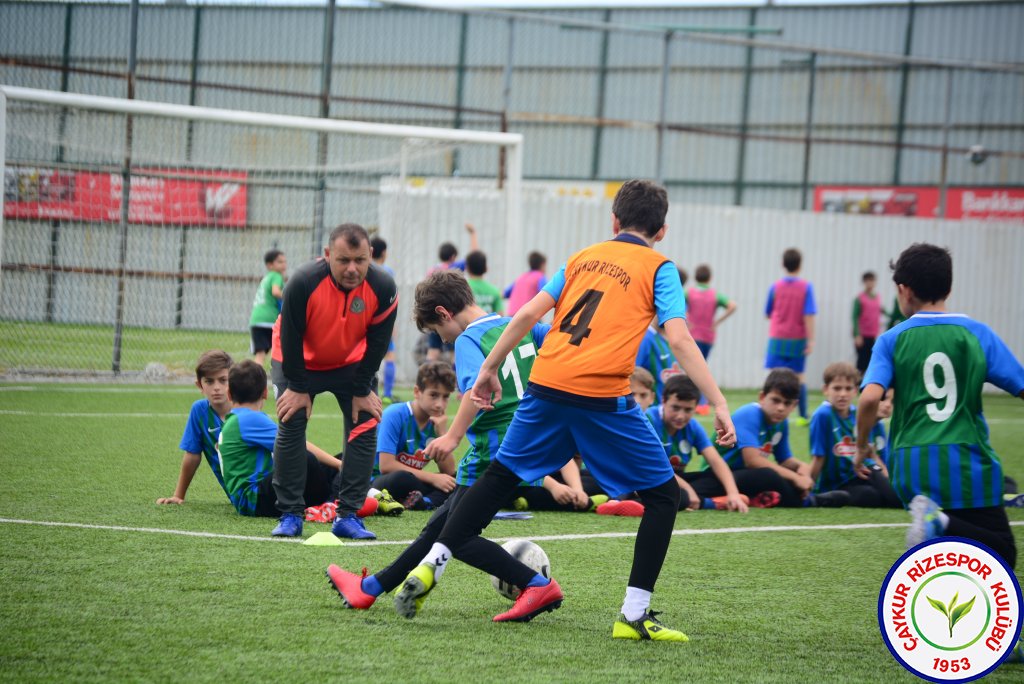 Futbol Okulları Minikler Futbol Şenliği Yapıldı